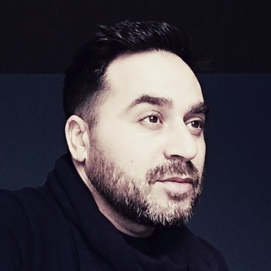Baş redaktordan nazirə cavab:       “Boş qalan stadionlarda qoyun-quzu otlayır...”