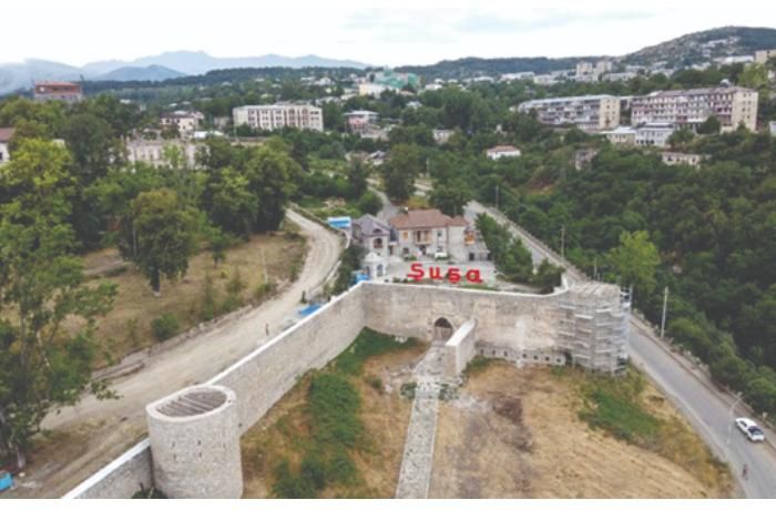 Prezident İlham Əliyev və birinci xanım Mehriban Əliyeva Şuşada “Xarıbülbül” VII Beynəlxalq Musiqi Festivalının açılışında iştirak ediblər -   YENİLƏNDİ - 2