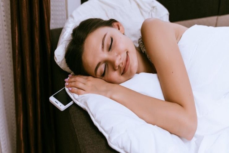 Niyə telefonu yastığın altına qoymamalısan?