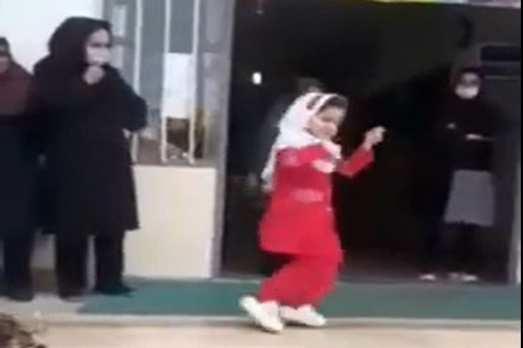 İranlı mollanı özündən çıxaran Azərbaycan rəqsi:     “Tərbiyəsizlikdi” -VİDEO