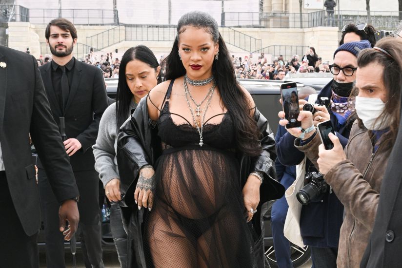 Rihanna ana oldu