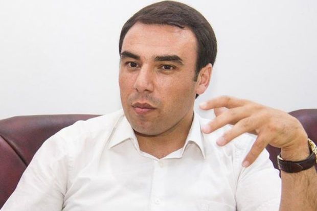 Əməkdar artistdən Rövşanəyə SƏRT CAVAB