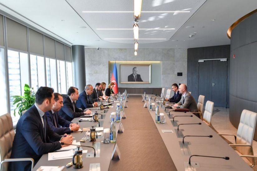 Mikayıl Cabbarov EIB-in Regional Nümayəndəliyinin rəhbəri ilə görüşdü