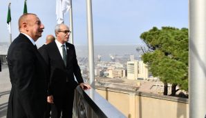 İlham Əliyevin Əlcəzairin paytaxtında Şəhidlər abidəsini və Milli Mücahidlər Muzeyini ziyarət etdi -             YENİLƏNDİ - 2 — foto 7