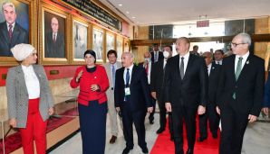 İlham Əliyevin Əlcəzairin paytaxtında Şəhidlər abidəsini və Milli Mücahidlər Muzeyini ziyarət etdi -             YENİLƏNDİ - 2 — foto 8