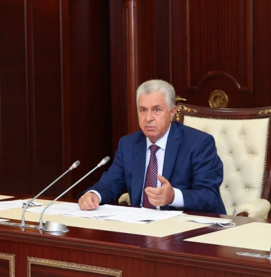 Deputat: “Kişilər evdə danışa bilmirlər, qoy burada danışsınlar"