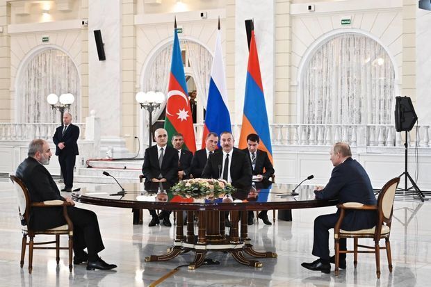 Azərbaycan, Rusiya, Ermənistan liderlərinin Soçi görüşündən yeni kadrlar -     VİDEO