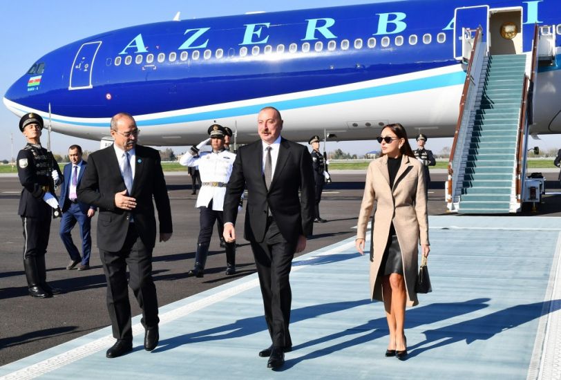 Prezident İlham Əliyev Özbəkistana səfərə getdi