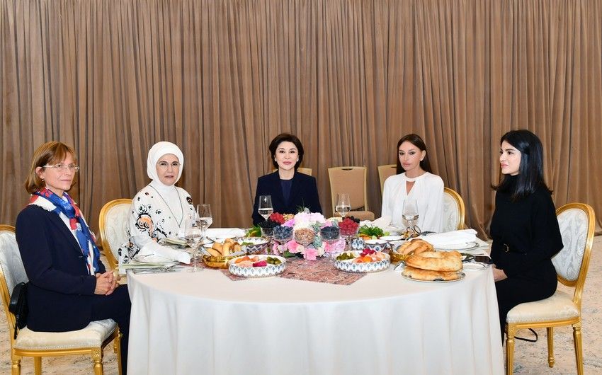 Mehriban Əliyeva Səmərqənddə təşkil olunan naharda iştirak etdi
