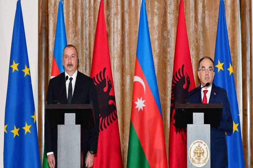 Prezident İlham Əliyev albaniyalı həmkarını Azərbaycana rəsmi səfərə dəvət edib