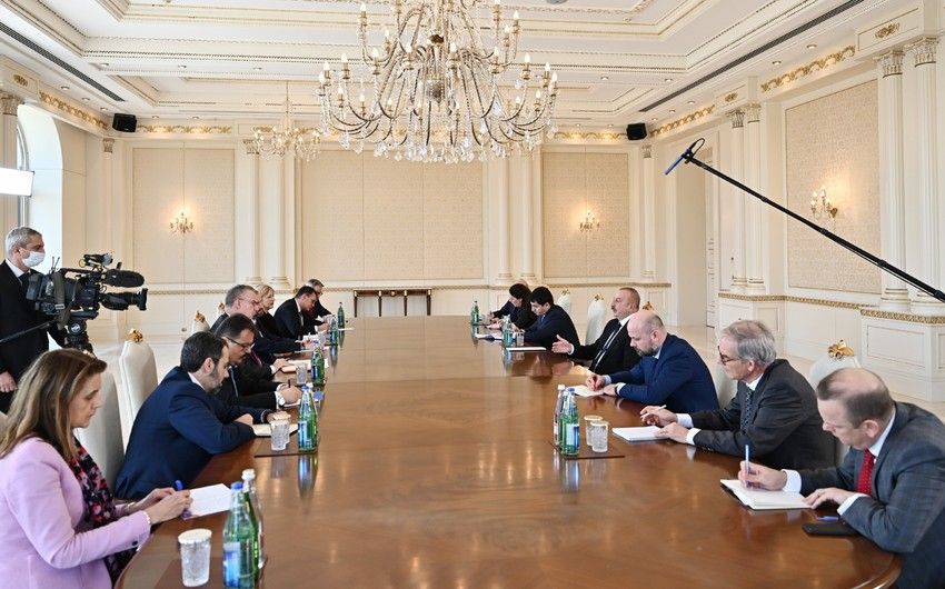 İlham Əliyev Avropa İttifaqının Şərq Tərəfdaşlığı üzrə xüsusi elçisini qəbul etdi -   YENİLƏNDİ