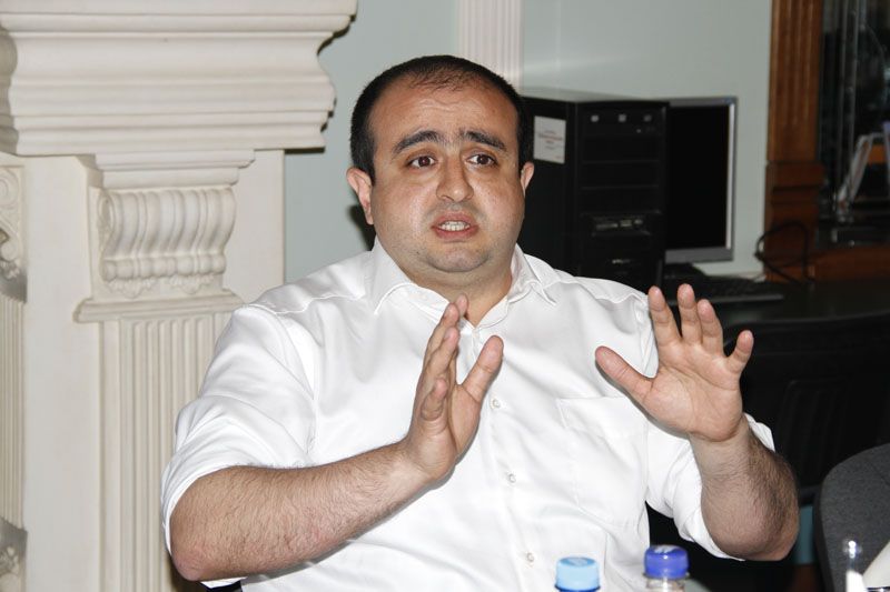 “İran sentrik şovinizmin əsasında duran ideya budur ki, əslində azərbaycanlılar vaxtilə türkləşmiş farslardır”