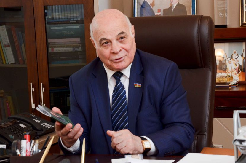 85 yaşını qeyd edən Ağacan Abıyev: “Arzula və əməksevər ol, onda hər şey alınacaq”