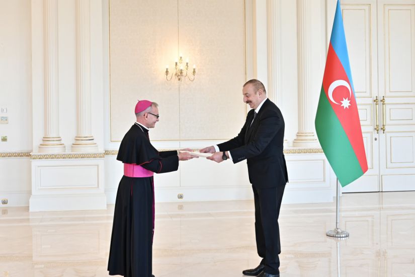 Azərbaycan Prezidenti Vatikanın yeni səfirinin etimadnaməsini qəbul edib -   YENİLƏNDİ