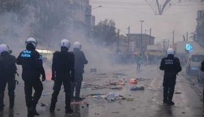 Belçikanın məğlubiyyətindən sonra Brüsseldə iğtişaş baş verdi — foto 1