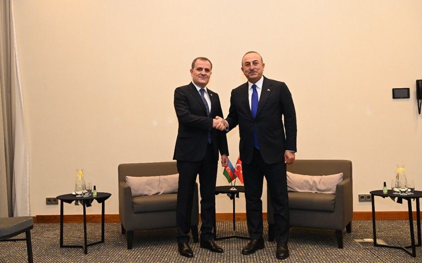 Bayramovla Çavuşoğlu Polşada görüşdü