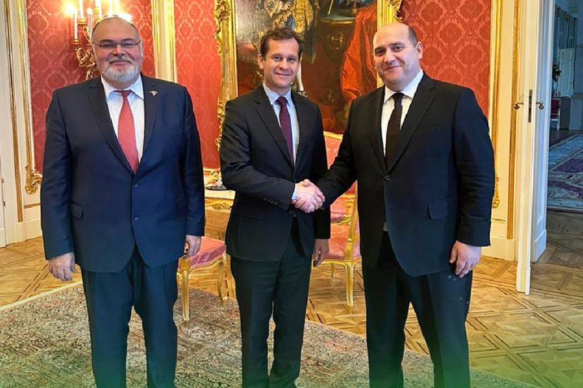 Prezidentin xüsusi nümayəndəsi Macarıstana səfər etdi