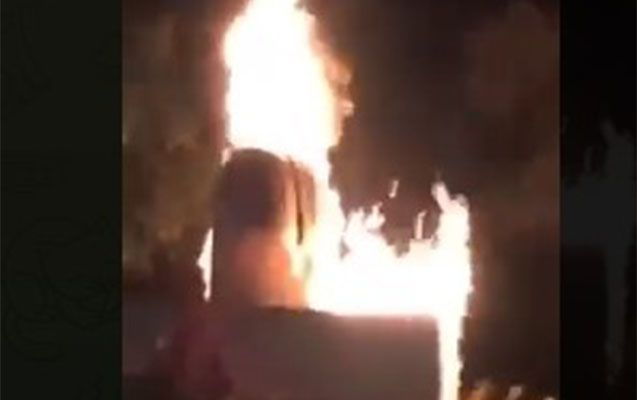 Tehranda Qasım Süleymaninin heykəli yandırıldı -     VİDEO