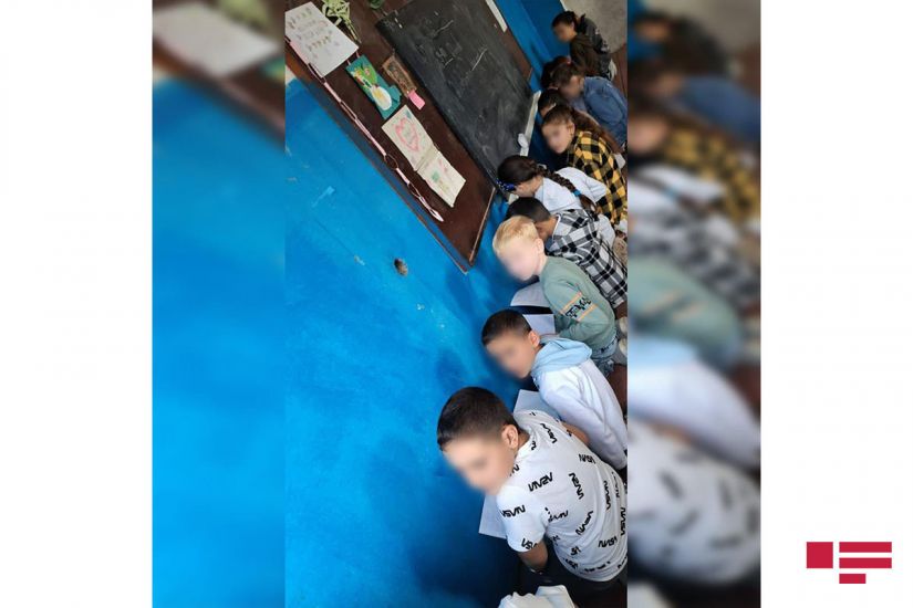 Müəllim şagirdlərini diz çökdürərək cəzalandırıb və onların fotosunu paylaşıb