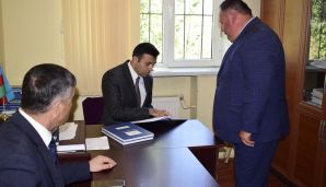 İcra başçısı direktoru məktəbdə tapmayıb, Təhsil İdarəsi qarşısında məsələ qaldırıldı -           FOTO — foto 8