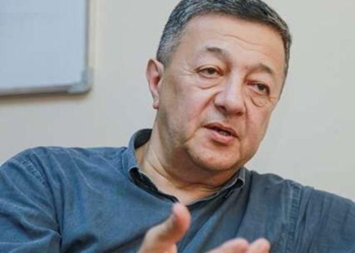 "Papaq atmaq namussuzluqdur" -    Elçin Şıxlı