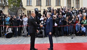 Praqada Zirvə Toplantısı başladı:  İlham Əliyev iclasda iştirak etdi - YENİLƏNDİ — foto 3