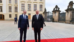 Praqada Zirvə Toplantısı başladı:  İlham Əliyev iclasda iştirak etdi - YENİLƏNDİ — foto 6