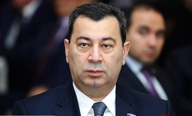 Səməd Seyidov İslandiyaya gedir