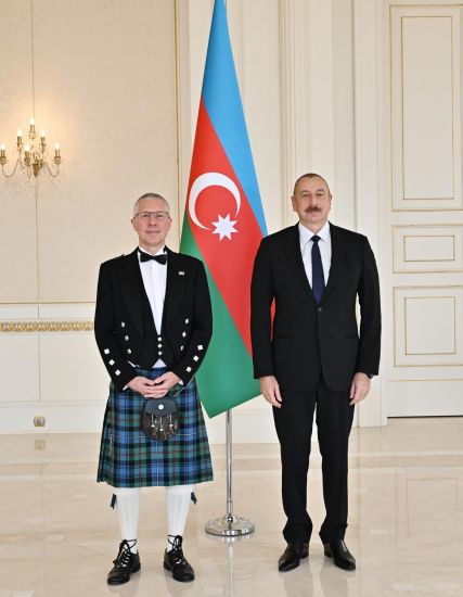 “Azərbaycan dilini öyrəndiyinizə görə sizə təşəkkür edirəm” -     Prezident