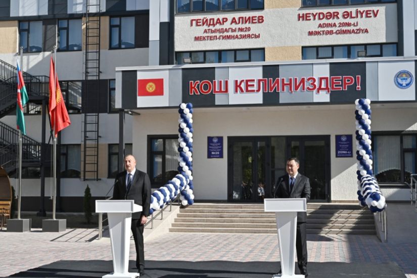 Qırğızıstan Prezidenti: "Ümidvaram ki, gələcəkdə bu məktəbdən Heydər Əliyev kimi şəxsiyyətlər çıxacaq"