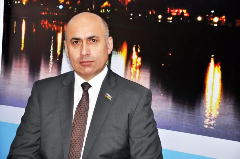 Azər Badamov: “Azərbaycanın Rusiya əleyhinə səs verməməsi Rusiya və Ukrayna ilə yüksək səviyyəli münasibətlərinin olması ilə bağlıdır”