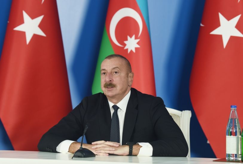 İlham Əliyev: Biz bütün keçmiş məcburi köçkünlərin qayıdışı üçün əlimizdən gələni edirik