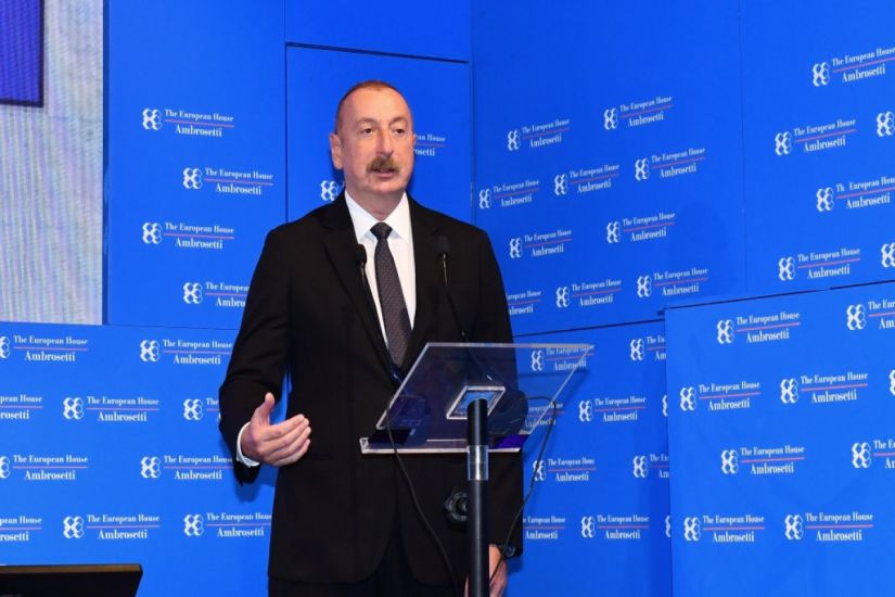 Dövlət başçısı: “Daxildə ölkəmizi hansı yöndə inkişaf etdirmək üçün birliyimiz var”