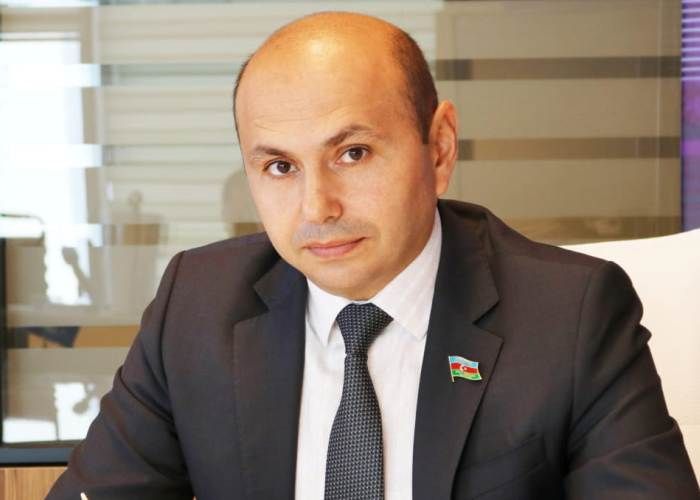 Deputat: Fransada polis aksiyaya çıxanlara zor tətbiq edir