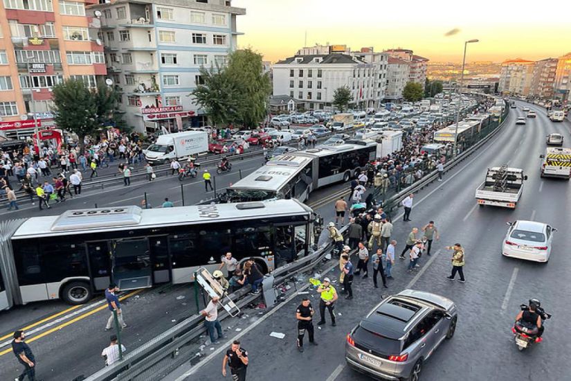 İstanbulda ağır qəza:     99 nəfər xəsarət aldı