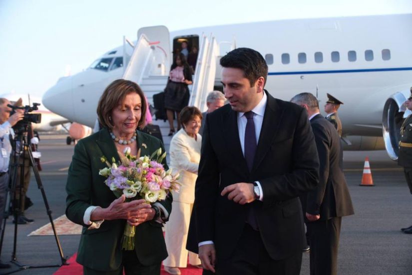 Nensi Pelosi Ermənistana getdi