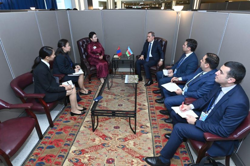 Ceyhun Bayramov Monqolustan, Suriya və Somalinin XİN başçıları ilə görüşdü