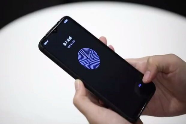Smartfonun kilidi üçün barmaq izlərinin təhlükələri açıqlandı