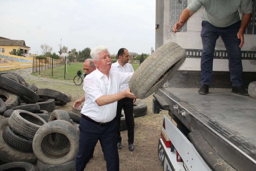 İcra başçısı təkər yüklədi -         FOTO