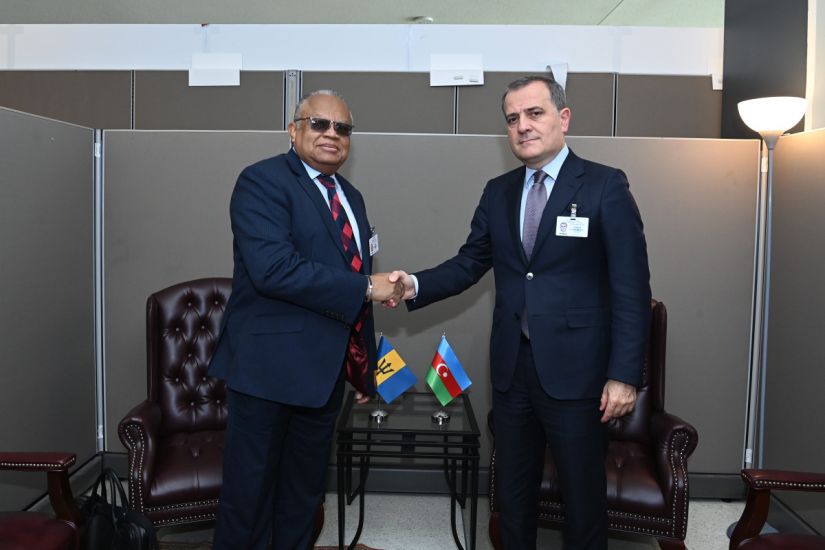Ceyhun Bayramov Barbados və Qvatemalanın xarici işlər nazirləri ilə görüşdü