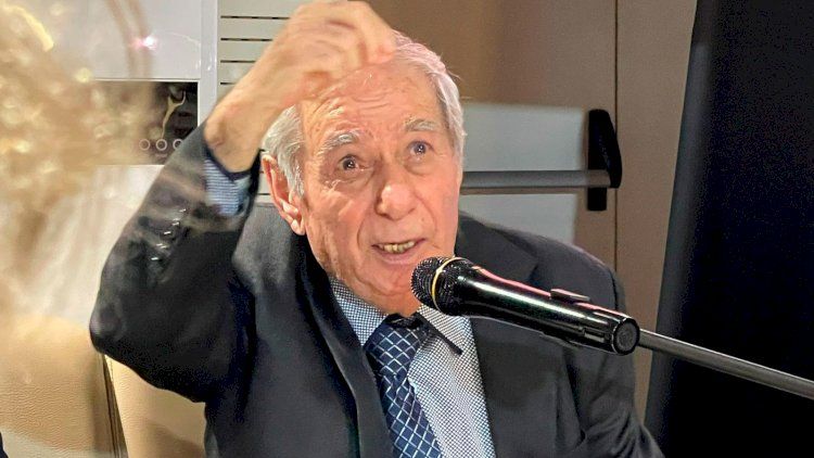 “Əkrəm “Daş(nak) yuxular”da öz qəhrəmanının diliylə deyir: “Həmişə hiss etmişəm ki, içimdə bir erməni ruhu var”