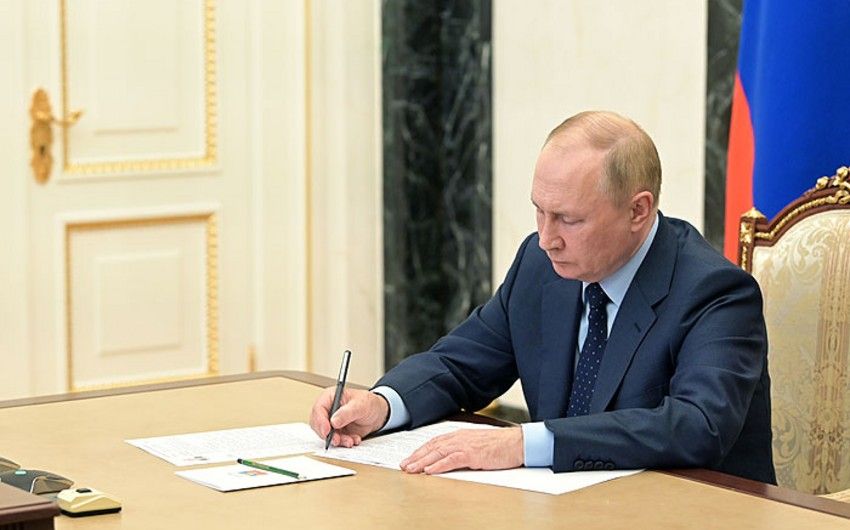 Putin Ukraynada bütün cəbhəboyu atəşkəs elan etdi