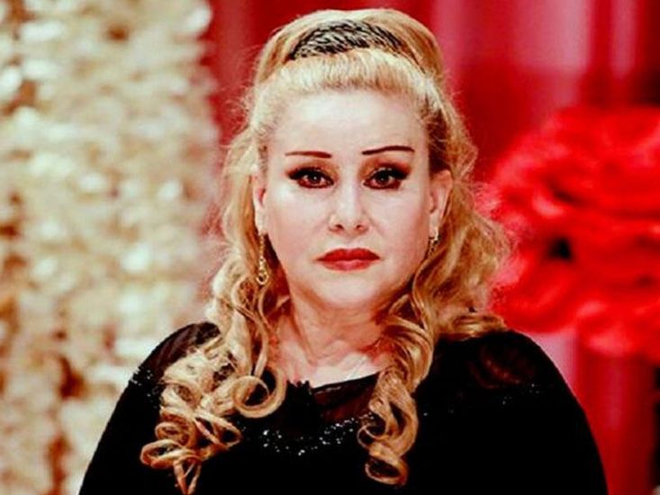Qumbara gəzdirən, başındakı qəlpəni çıxartmaq üçün saçlarını kəsdirən Xalq artisti -     Maraqlı Faktlar