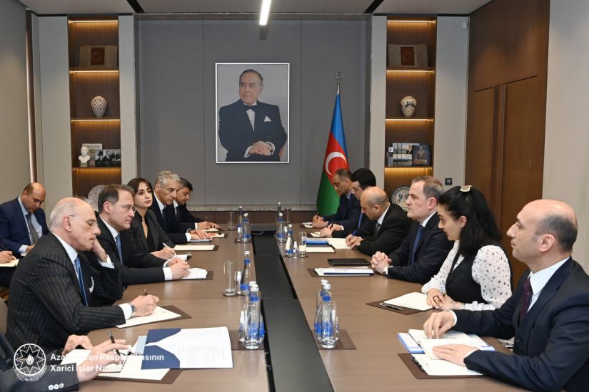 Ceyhun Bayramov İtaliyanın xarici işlər və beynəlxalq əməkdaşlıq nazirinin müavini ilə görüşüb