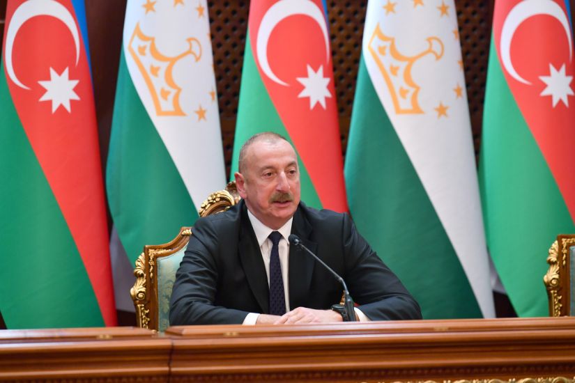 Dövlət başçısı: Biz hökumətlərarası komissiyanın növbəti iclasını bu il Tacikistanda keçirmək barədə razılığa gəldik