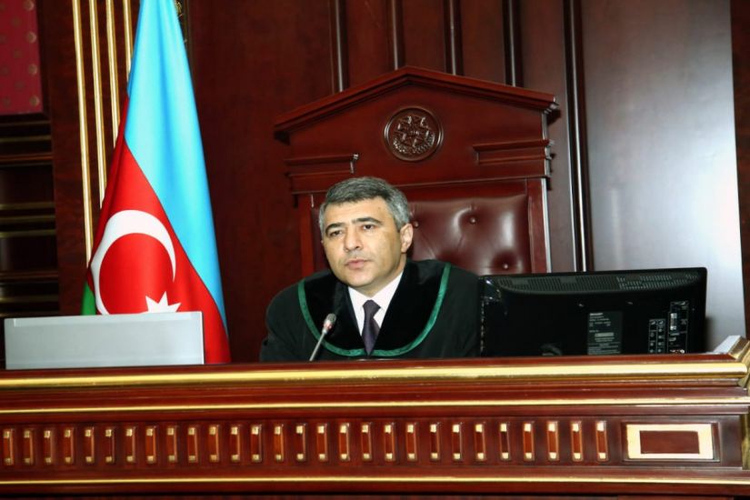 İnam Kərimov hakim kimi and içdi