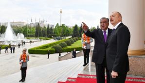 İlham Əliyevin Düşənbədə rəsmi qarşılanma mərasimi oldu -       FOTOLAR — foto 9