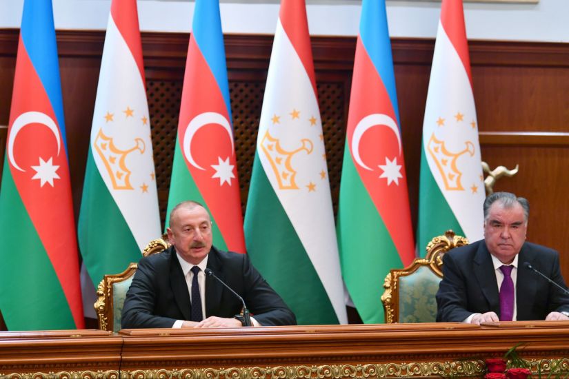 Heydər Əliyev Emoməli Rəhmonla birlikdə ölkələrimiz arasında dövlətlərarası münasibətlərin formalaşmasının təşəbbüskarı olub