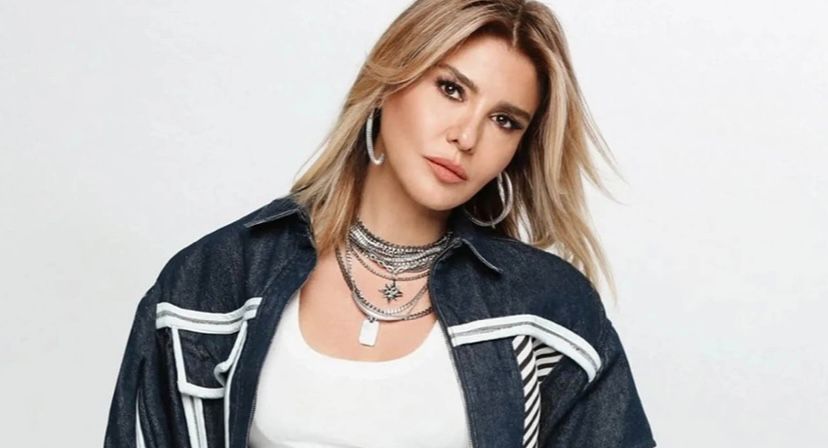 Məşhur müğənni xəstəxanaya yerləşdirildi