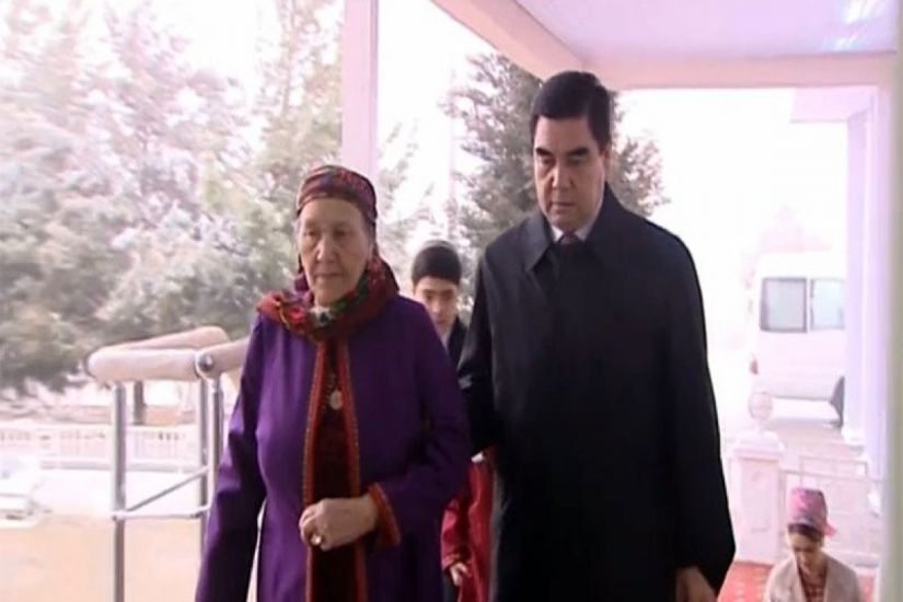 Qurbanqulu Berdiməhəmmədovun anası vəfat etdi